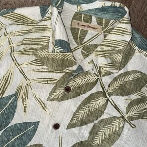 Tommy Bahama 100% Silk Camp Shirt Colorful Floral Hawaiian Men's M Short Sleeve